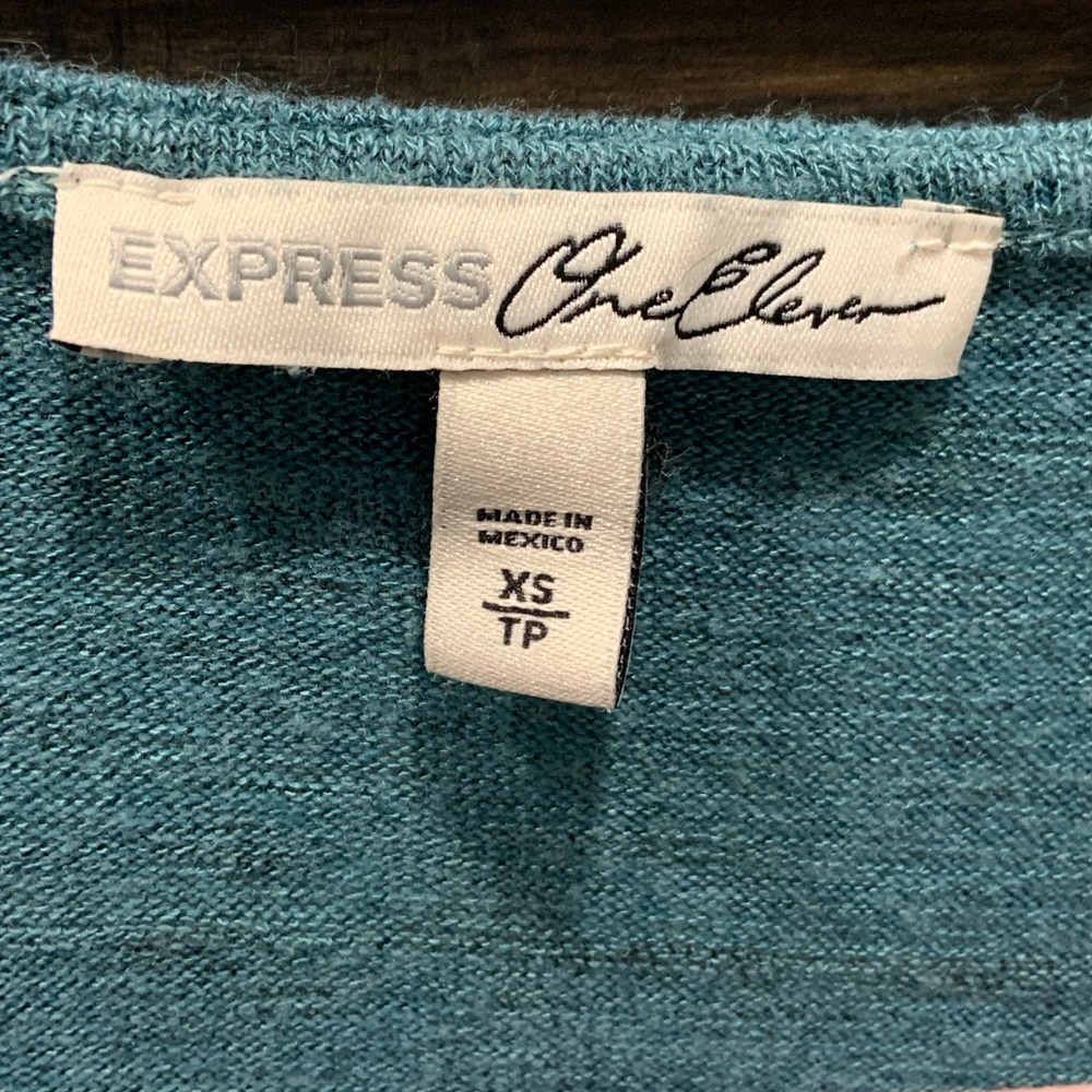 Express One Eleven Womens V-Neck Top Heathered Teal Short Sleeve XS - Picture 5 of 6
